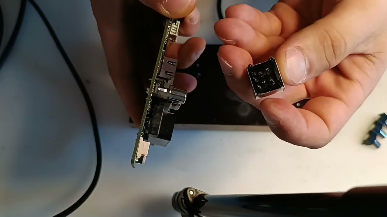 Cómo desoldar componentes electrónicos