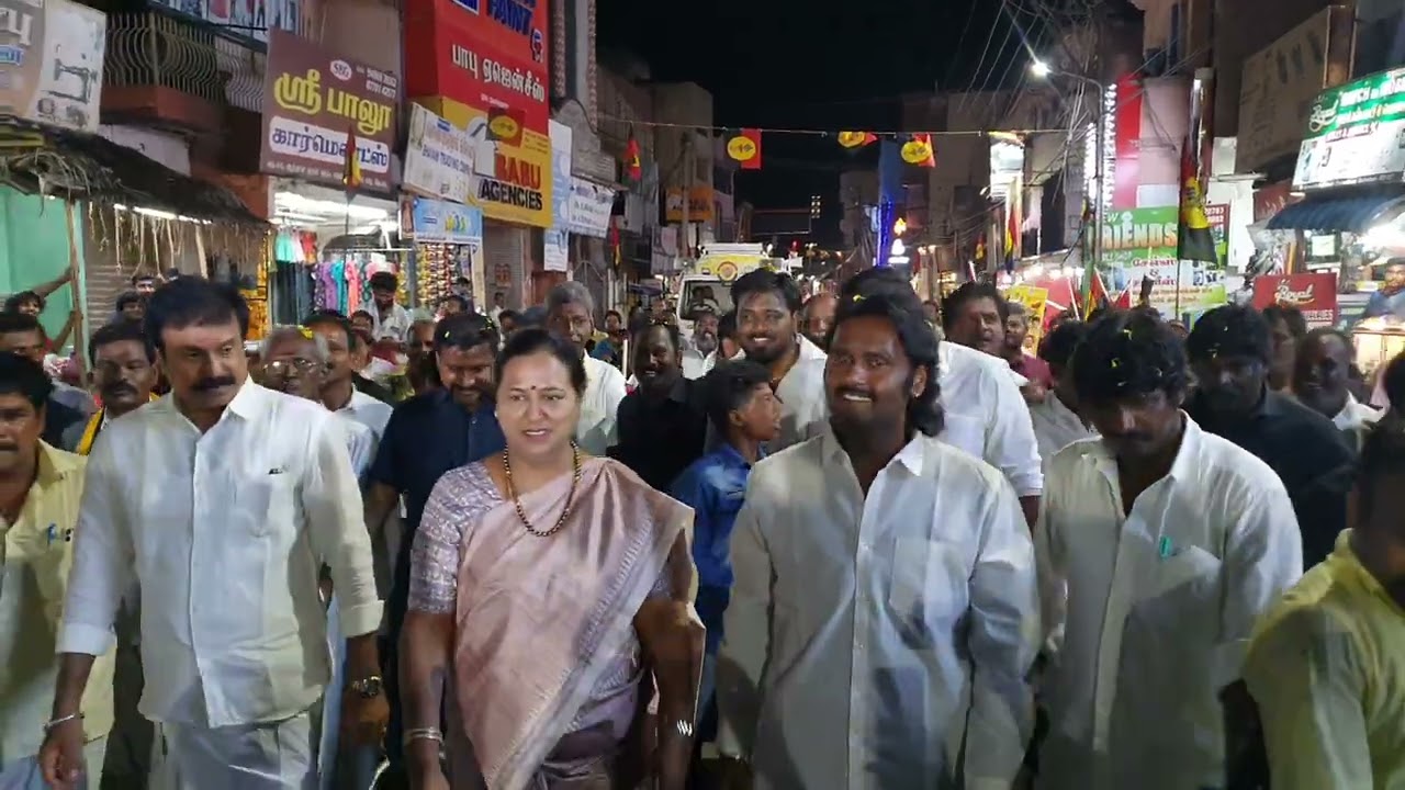 சொந்த ஊரான குடியாத்தம் நகரில் நடைப்பயணம் மேற்கொண்ட தேமுதிக பொதுச்செயலாளர் பிரேமலதா விஜயகாந்த்