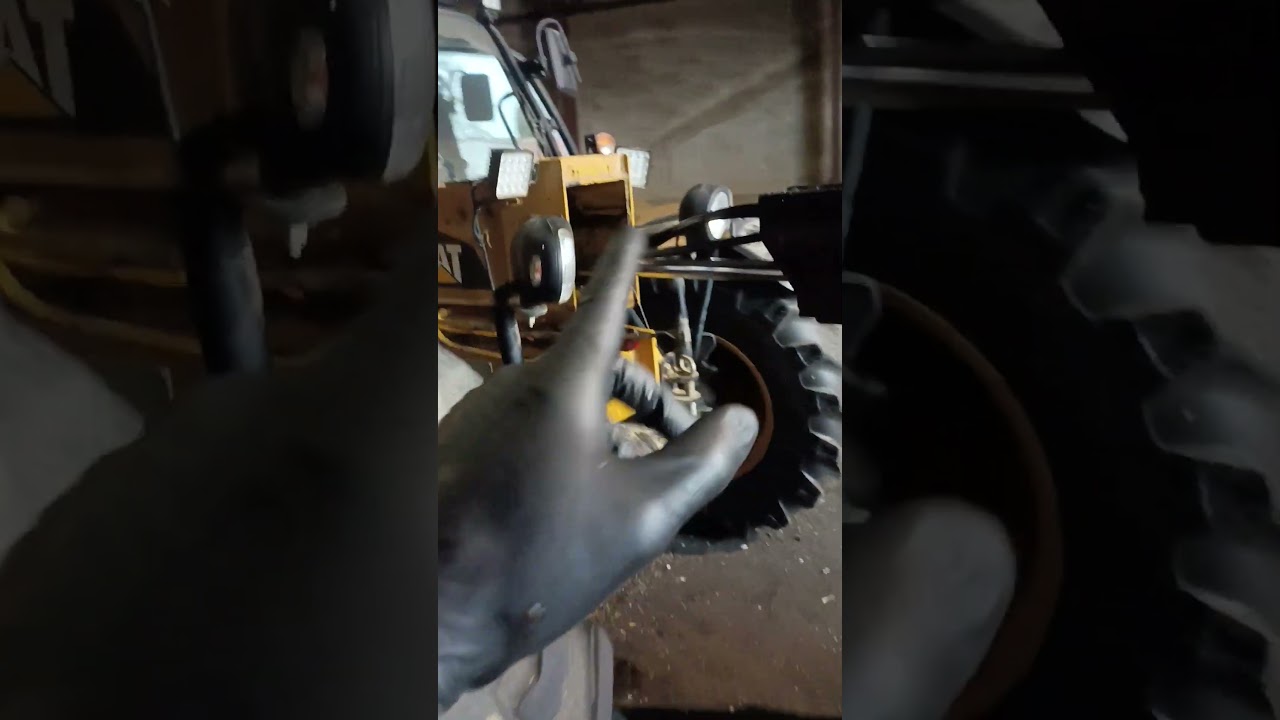 Sustitución de latiguillos de volteo en Cat TH407C ⚙️✅ 