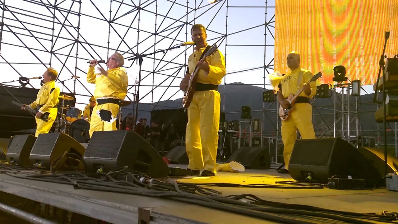 DEVO Uncontrollable Urge at ROCKOUT FESTIVAL in Santiago CHILE Dec. 6th 2014