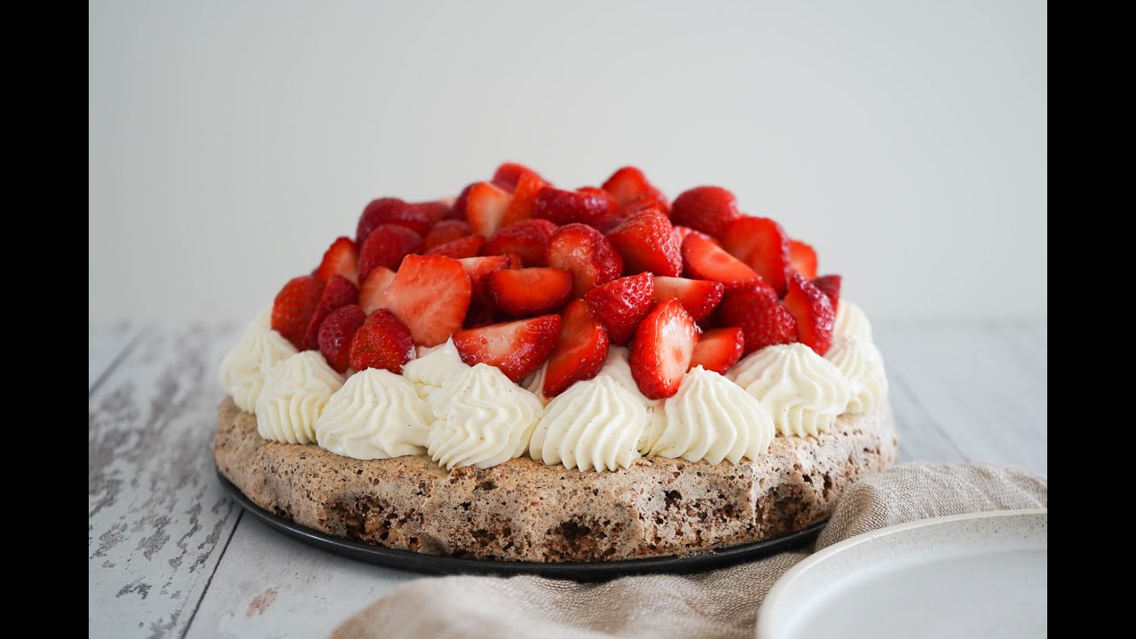 Jordbærkage Med Cheesecakecreme