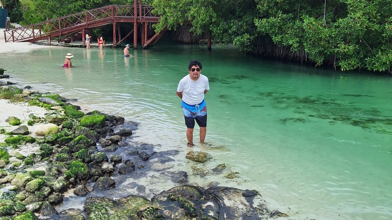 en el hotel bluebay grand esmeralda
