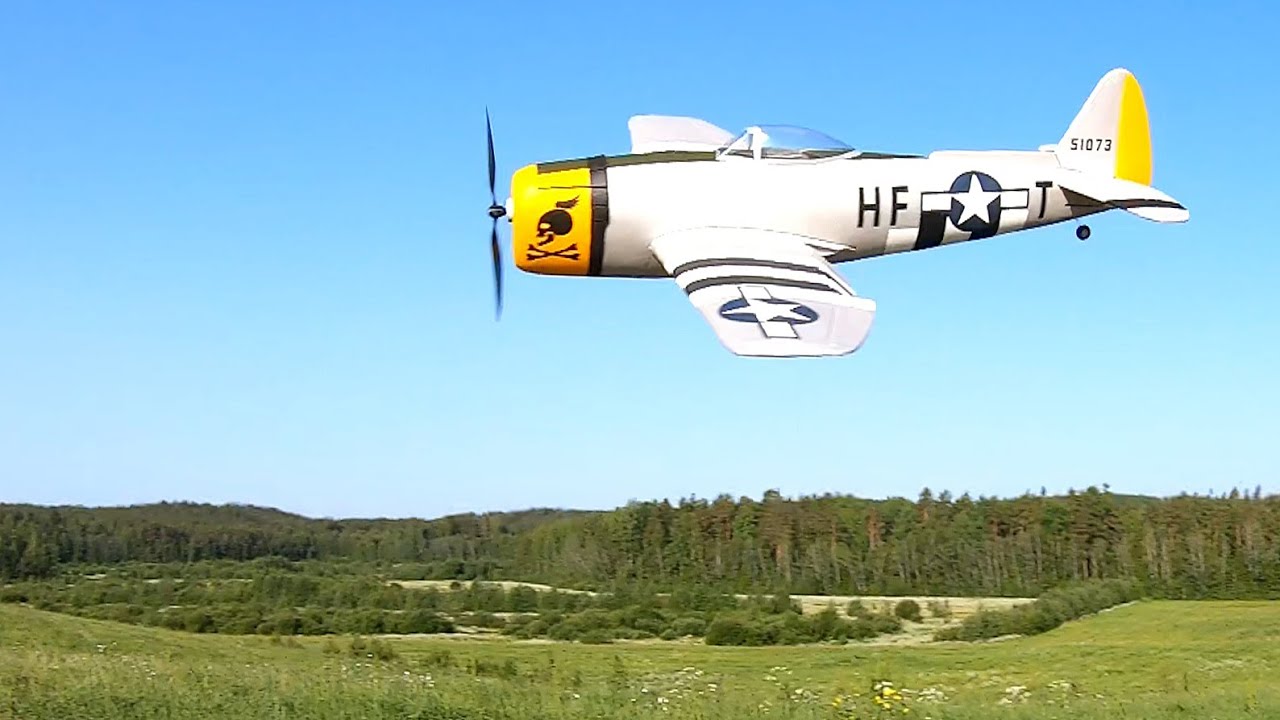 Republic P-47N Thunderbolt RC Plane flights