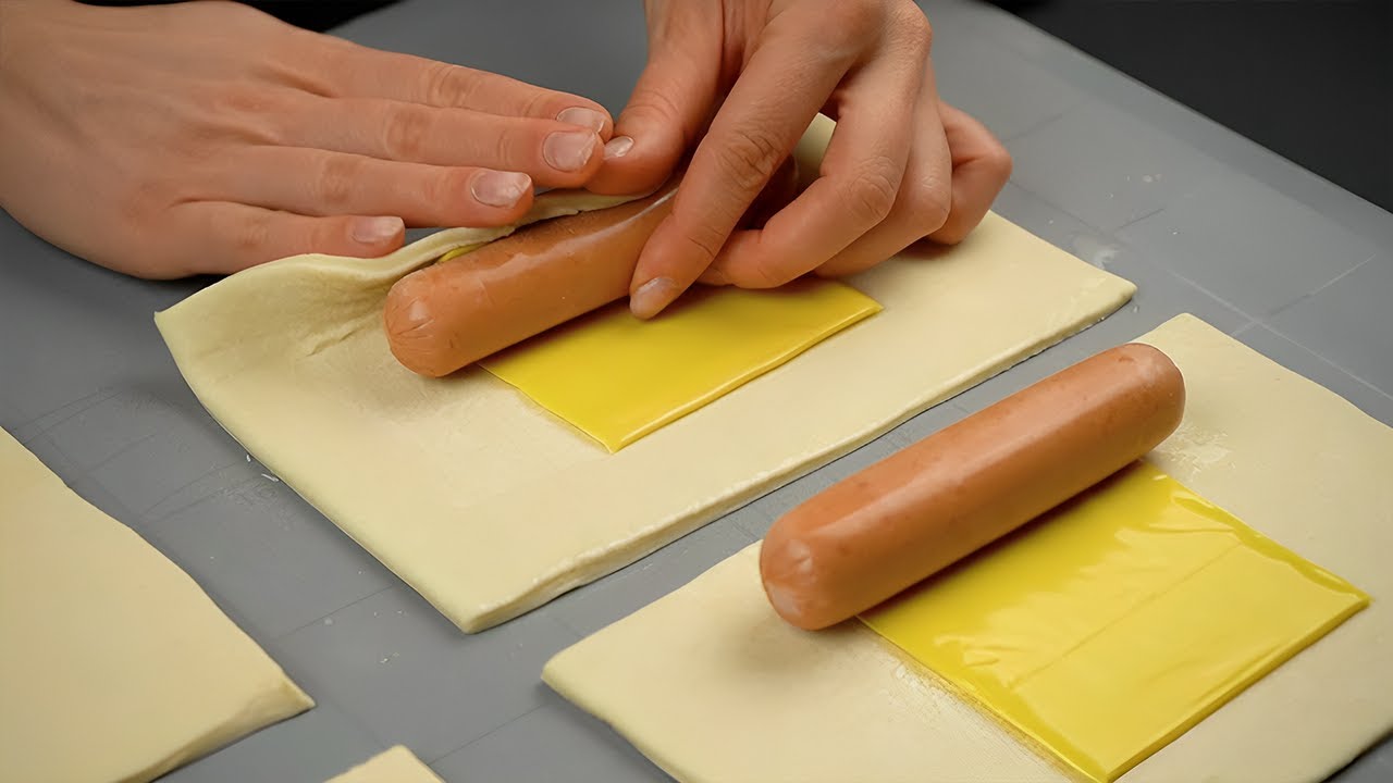 Закуска из слоеного теста с сосисками и сыром &ndash; Самая простая и невероятно вкусная закуска