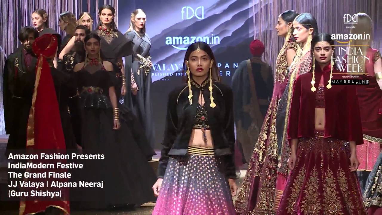 #AIFWSS17 #GrandFinale - Amazon Fashion presents Guru-Shishya by JJ Valaya & Alpana Neeraj