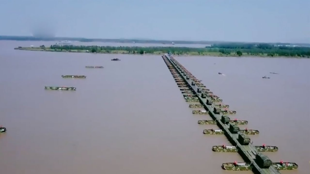 Chinese army builds bridge across Yangtze River in 26 minutes