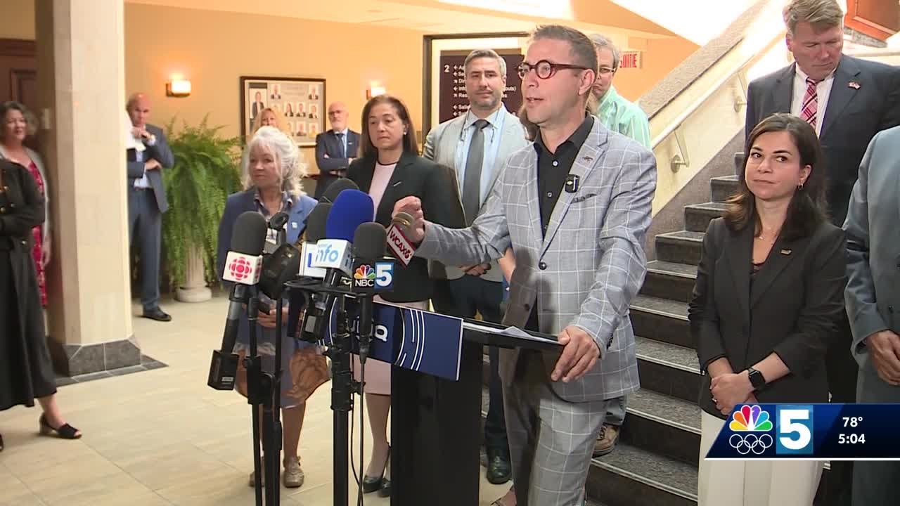 Vermont, Quebec mayors meet to discuss cross-border relations