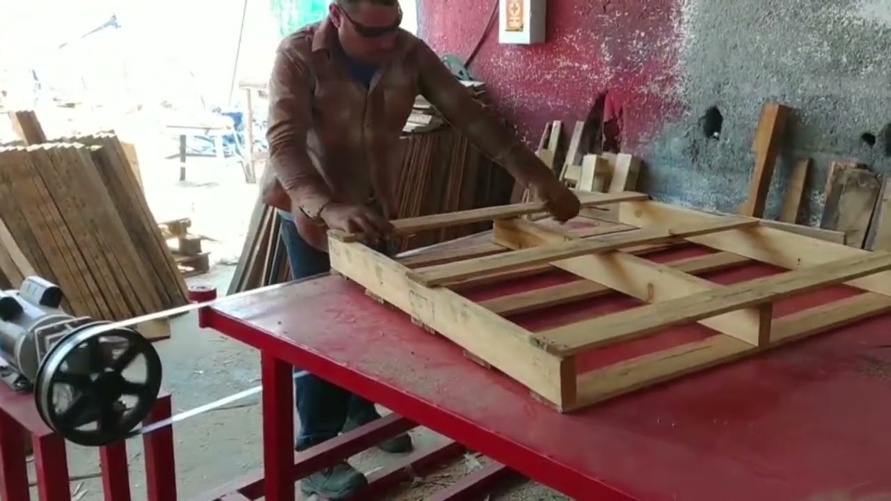 Olv&iacute;date del Martillo: La Mejor M&aacute;quina para Desarmar Tarimas