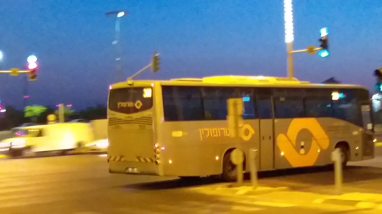 אוטובוסים בתחנה מרכזית באר שבע, ליד והשוק Buses in central station Be'er Sheva, near the market