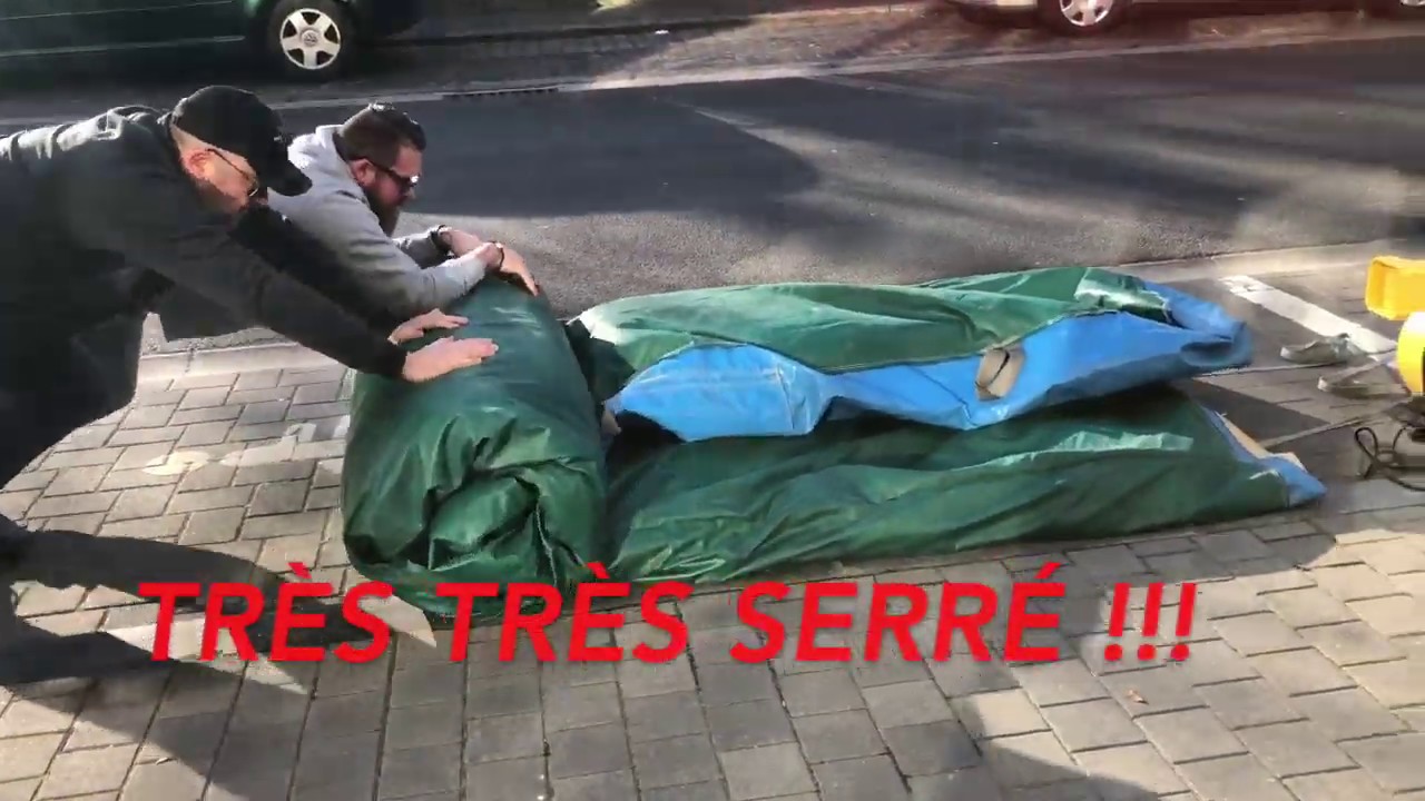 REPLIER UN CHÂTEAU GONFLABLE