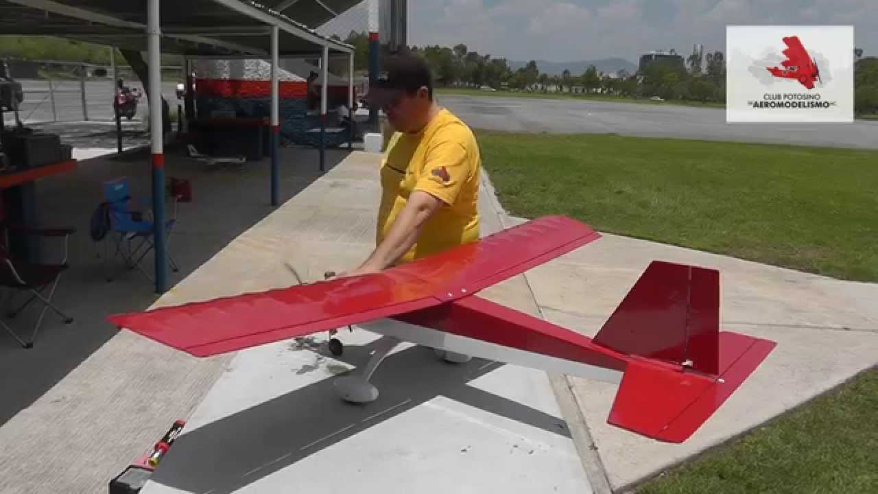 Luis Gonzalez estrena su Kadet LT40...