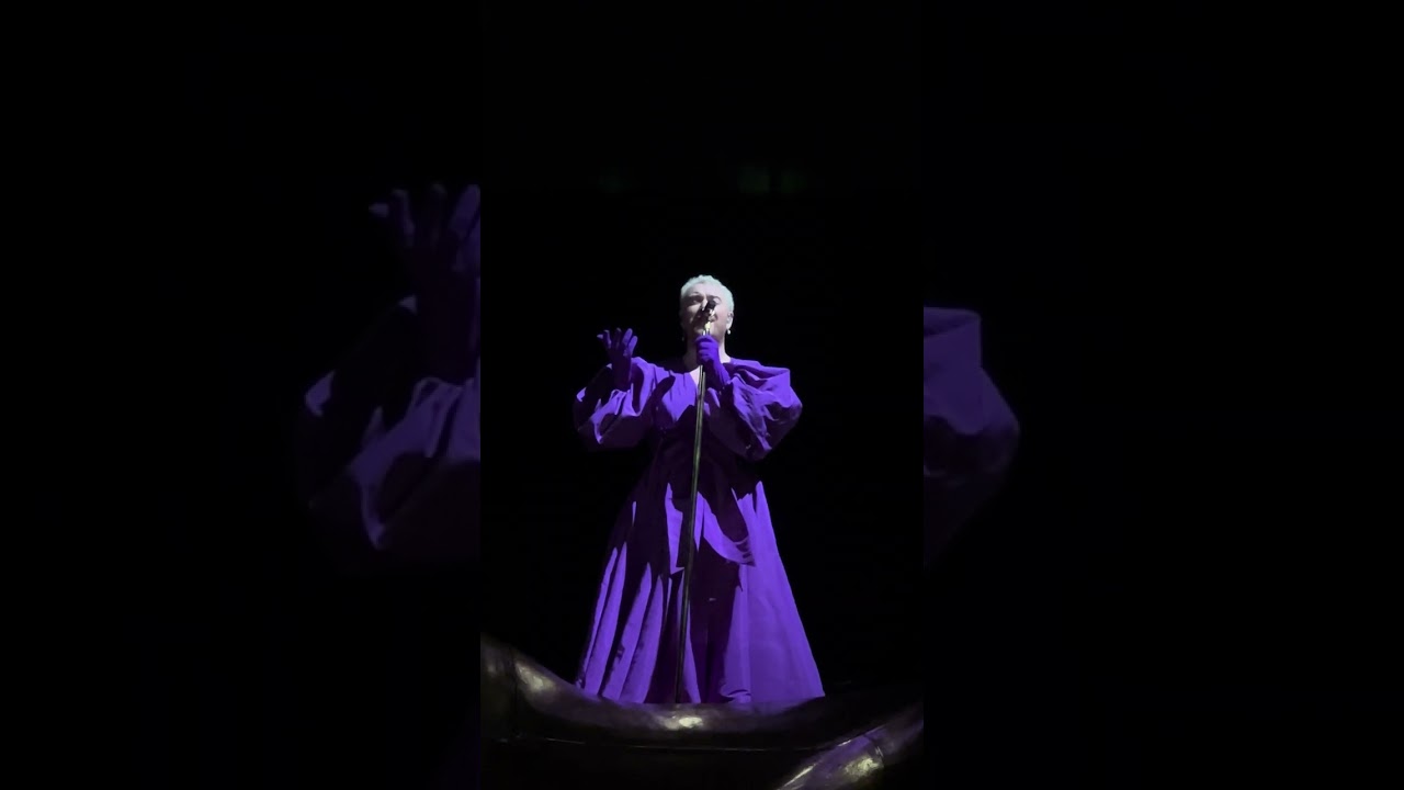 Sam Smith - Lay Me Down (Live at Bercy, Paris) 13/05/2023