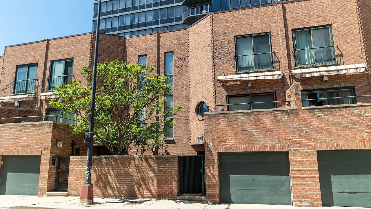 166 West Goethe Street