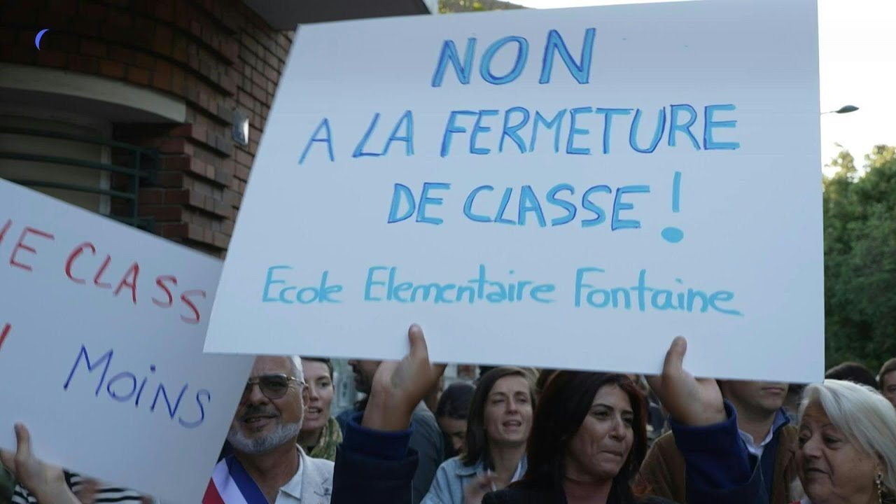 Asni&egrave;res-sur-Seine: &eacute;l&egrave;ves et parents mobilis&eacute;s contre la fermeture d'une classe de CP | AFP