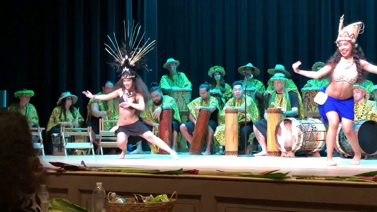 Reyna (left) @ Te Mana Ori 2019.  Overall Winner !