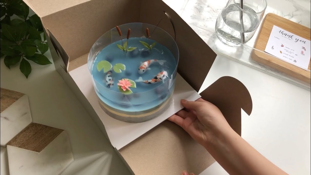 packaging a koi pond cake for order