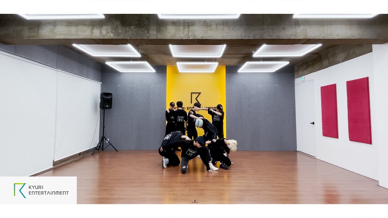 N.CUS(엔쿠스) - &lsquo;GET OUT&rsquo; Dance Practice
