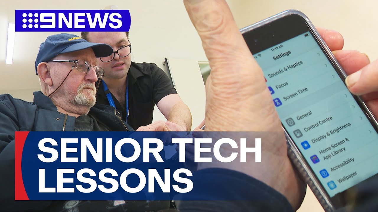 Free lessons to help seniors navigate the internet and new technology | 9 News Australia