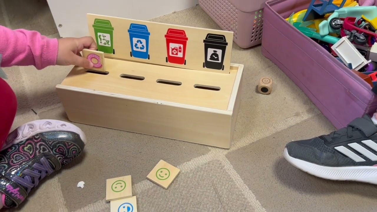From recycling to music: Little hands at work_First steps