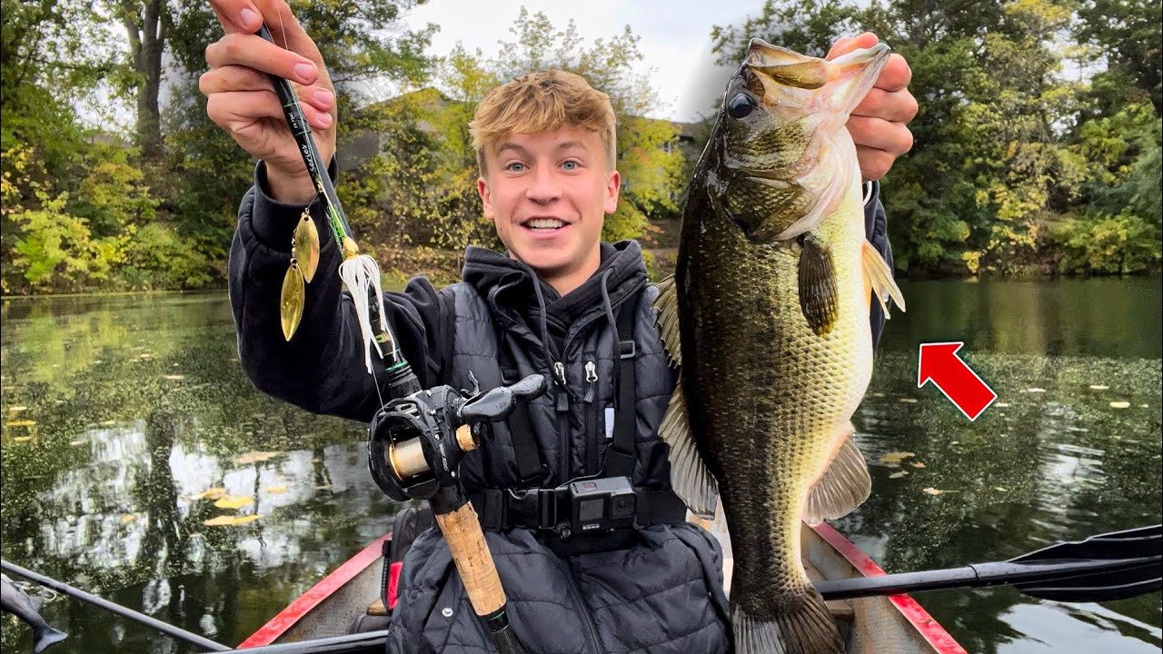 Magic Lure Catches MULTIPLE GIANT BASS From the Canoe! (BIGGEST of the Fall)