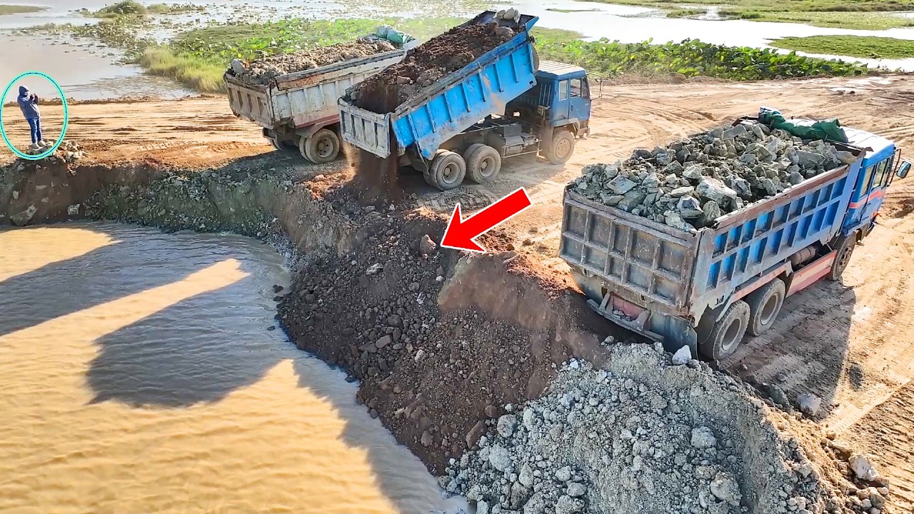 OH Watchful Start Landfill Project!. Using Dump Truck 25.5Ton with Skill Dozer Pushing Stone Soil!