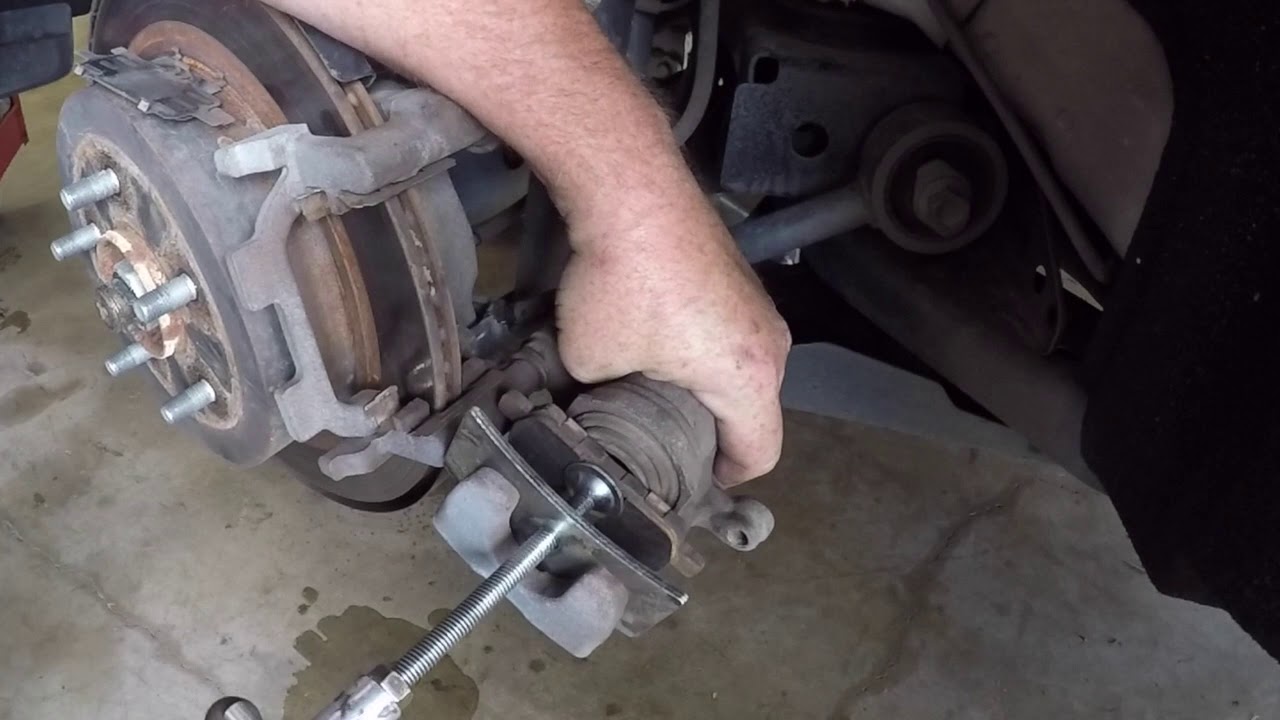 Замена задних тормозных колодок Nissan Murano
