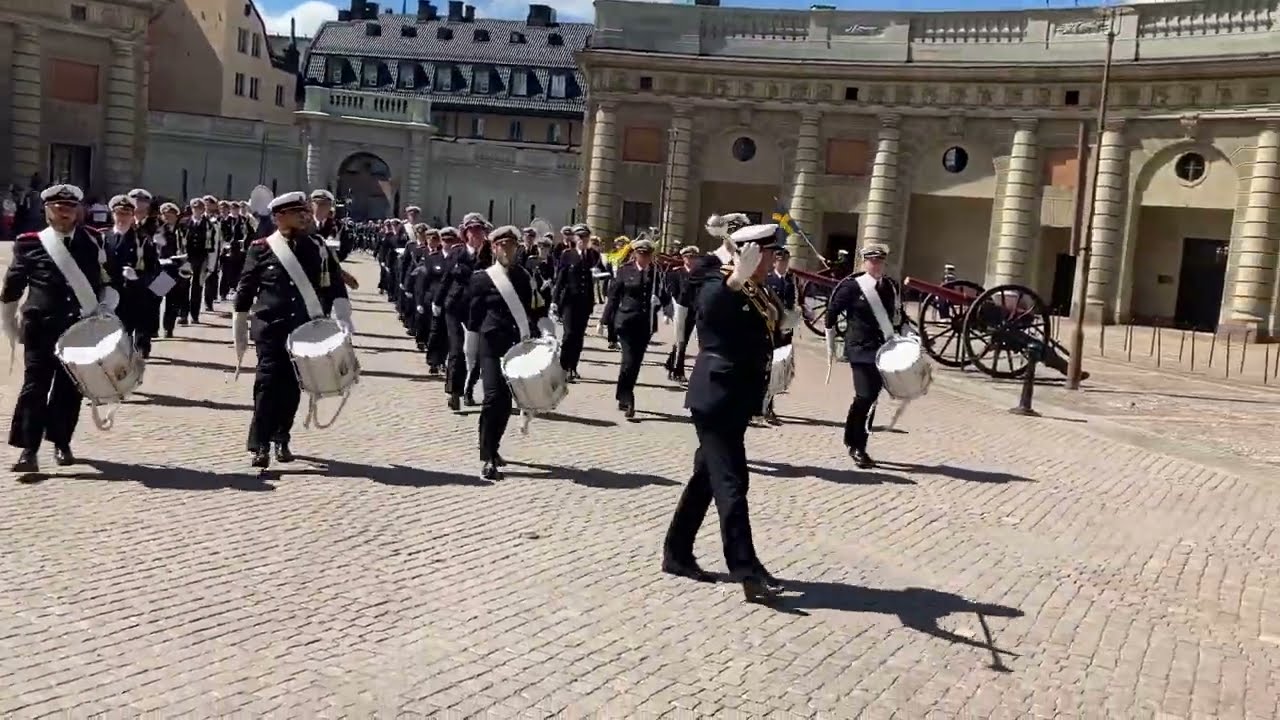 Hemvärnets Musikkår Ängelholm inmarsch yttre borggården 9 juli 2022