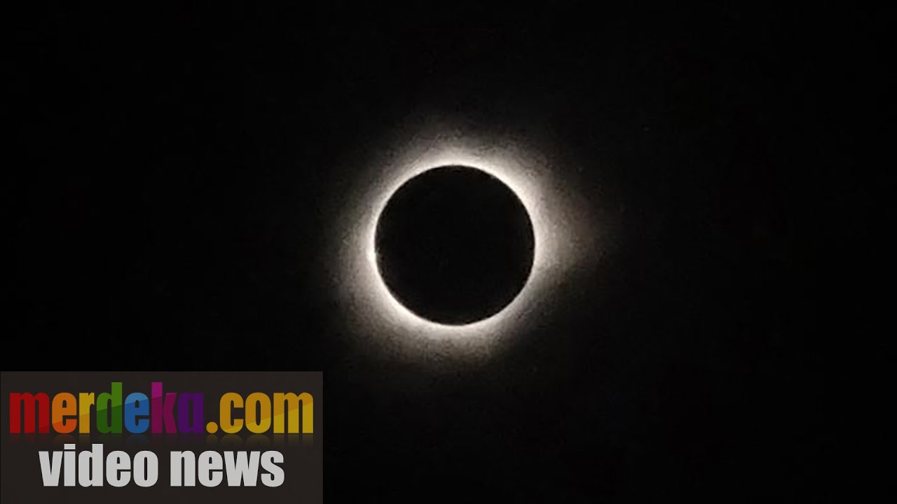 Begini penampakan gerhana matahari total di langit Belitung sampai Ternate