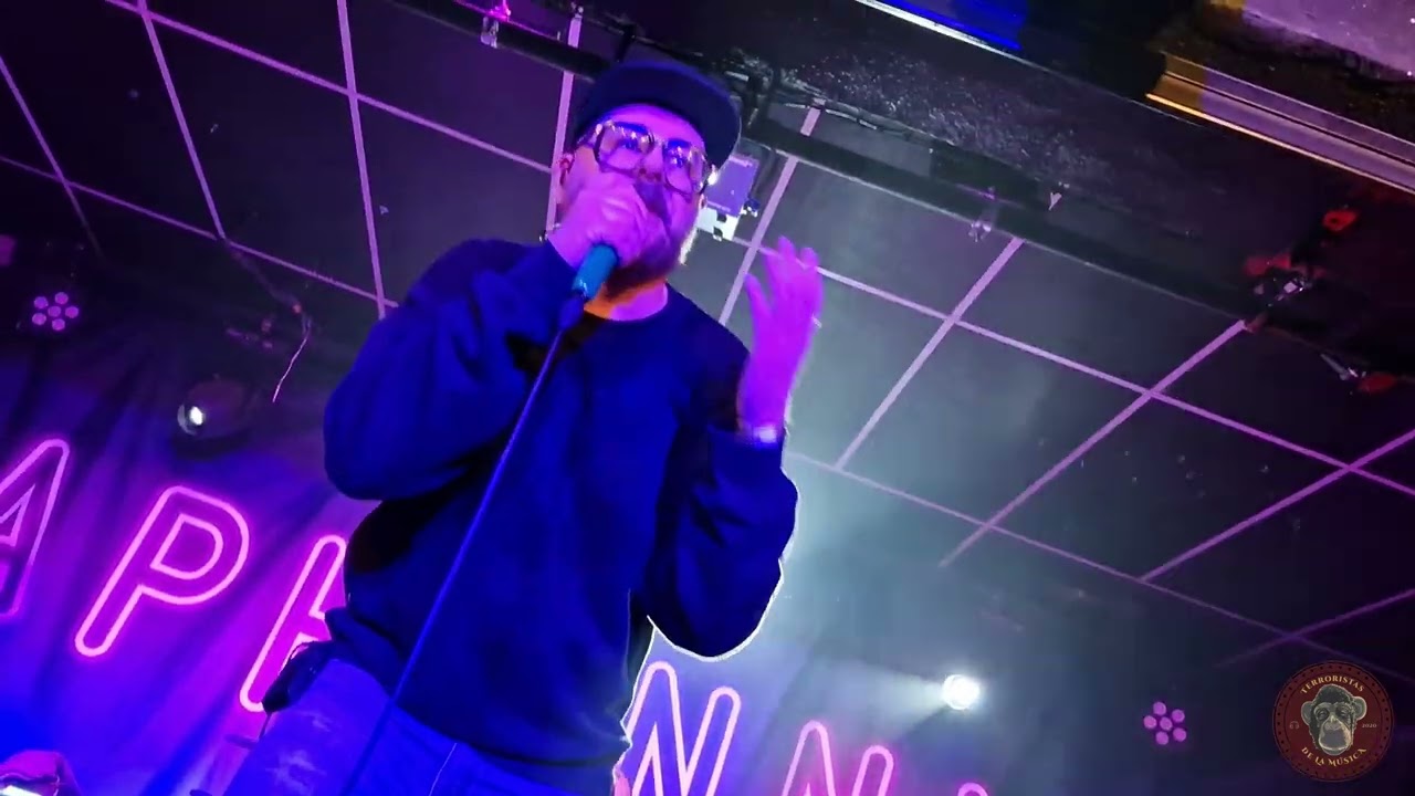 APHONNIC - Osos Color Salm&oacute;n (Sala Wolf, Barcelona 01/03/24)