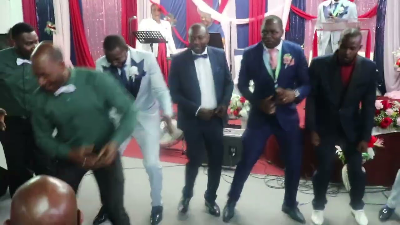 Menm si Satan te met fache ak Bondye nou nan bataille group d'hommes église missionnaire du seigneur