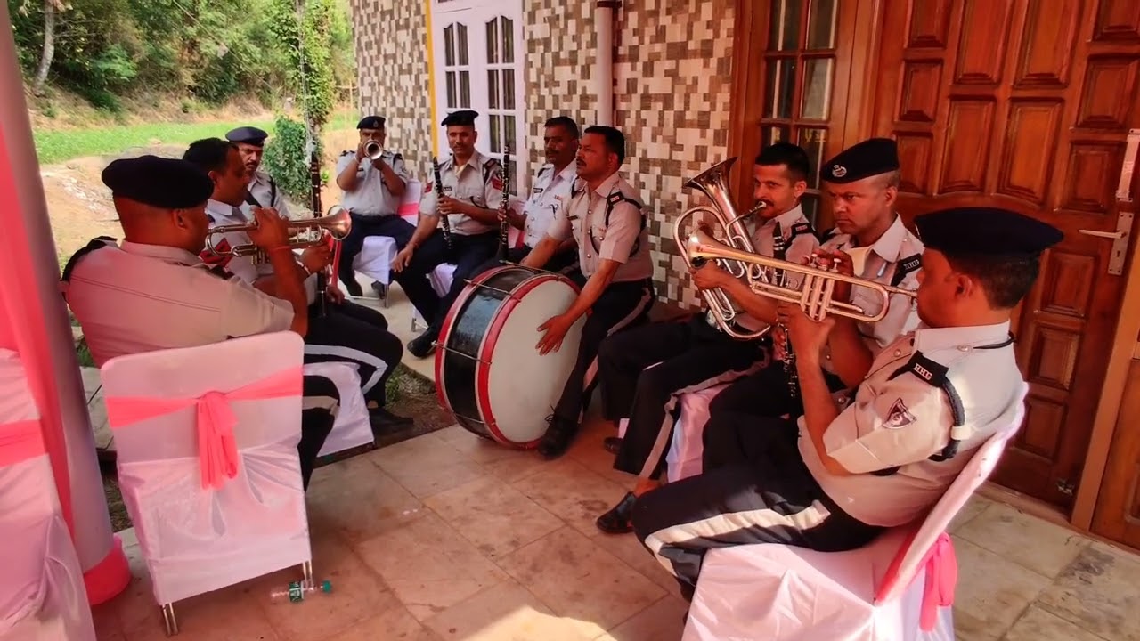 Himachali Pahari Natti played by HP Homeguard Band at marriage | Pahari Culture