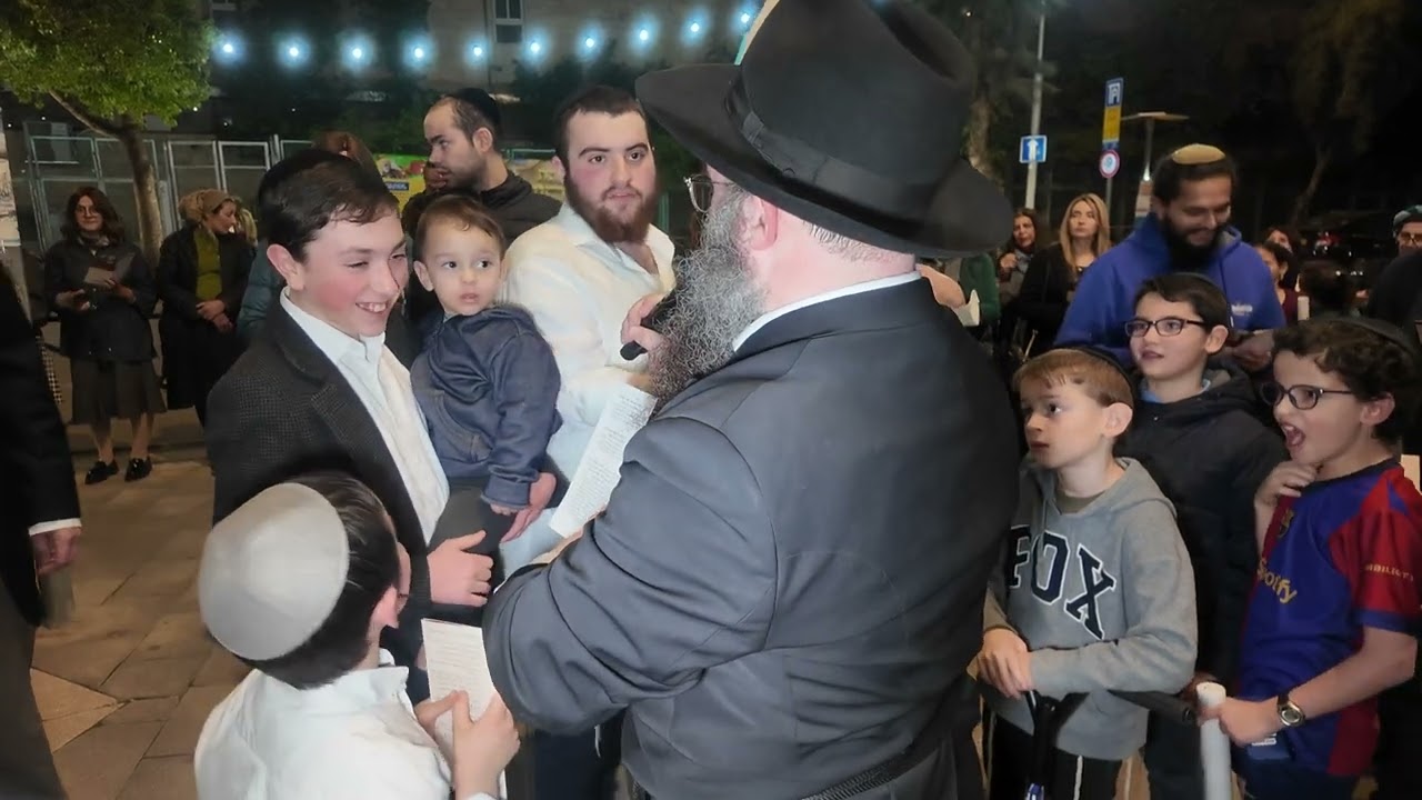 הכנסת ספר תורה וחגיגת סיום הרמב״ם בית חב״ד רחביה בראשותו השליח של הרב ישראל גולדברג שיח׳ חלק 5