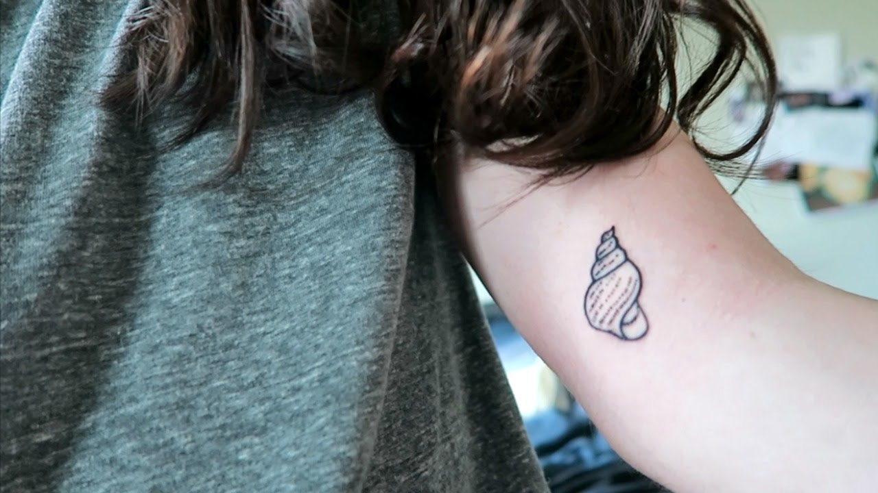 NEW TATTOO?! Vlogmas Day 8