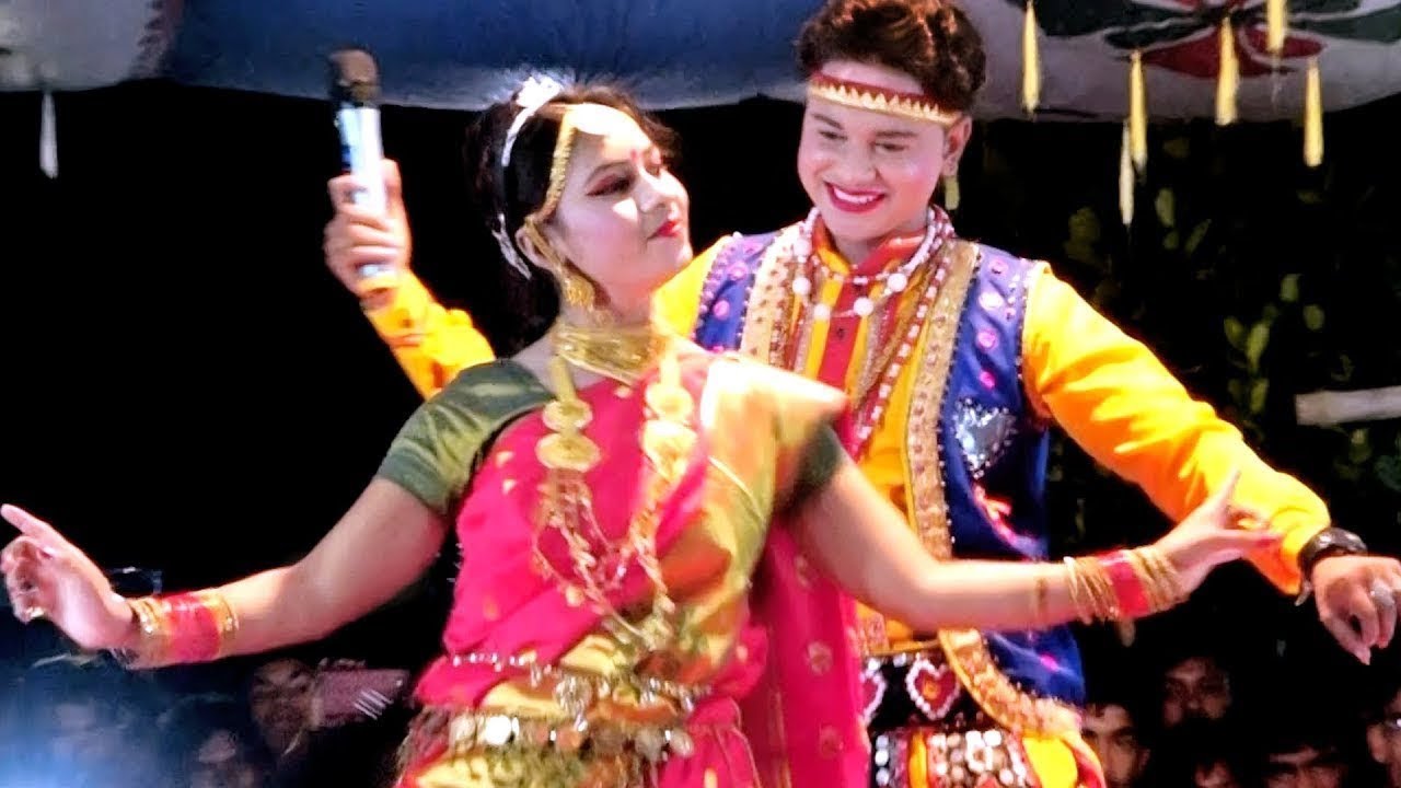 ২০২৪ সালে এমপি মমতাজের বাড়িতে যাত্রাপালা মফিজের রোমান্টিক গান।