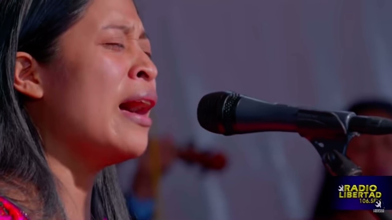 Solista Ana Gonz&aacute;lez// sangre que me da La Paz