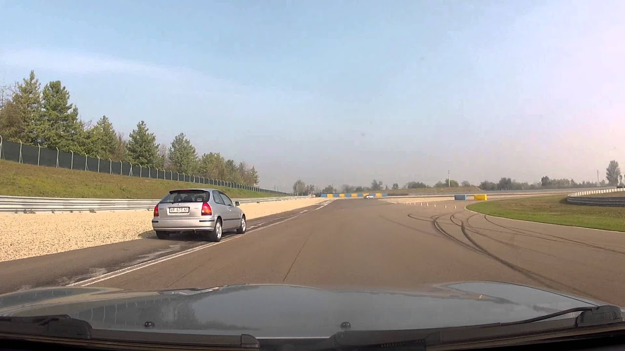 Mazda MX5 vs Honda Civic VTi ek4 @Modena circuit