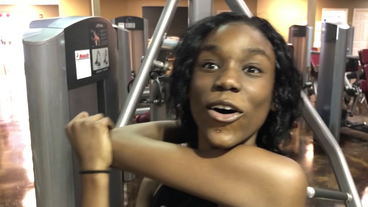 Nette wants bigger muscles!!! Tries to lift 290 pounds!! OMG😳