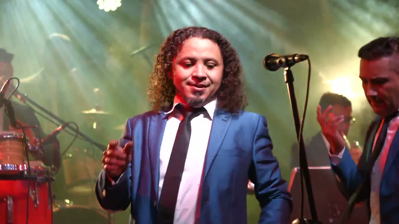 BAYANNA BANDA   ESTAMOS DE VUELTA MIS CHULLAS
