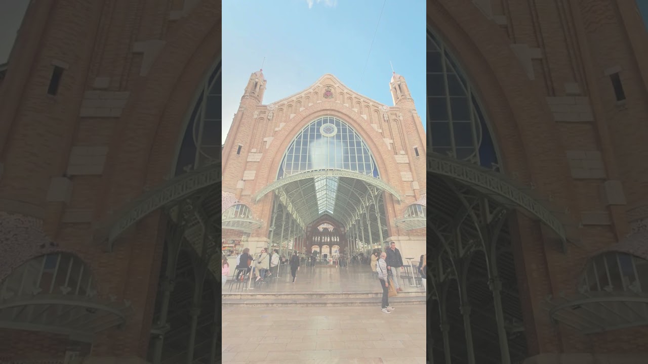 Beautiful architecture in Valencia, Spain. Art Nouveau / Modernismo style. 
