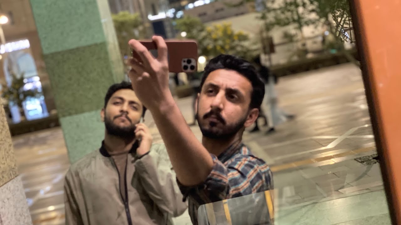 Madina ka hiraaaaj ka tour Aavaray-log k sth