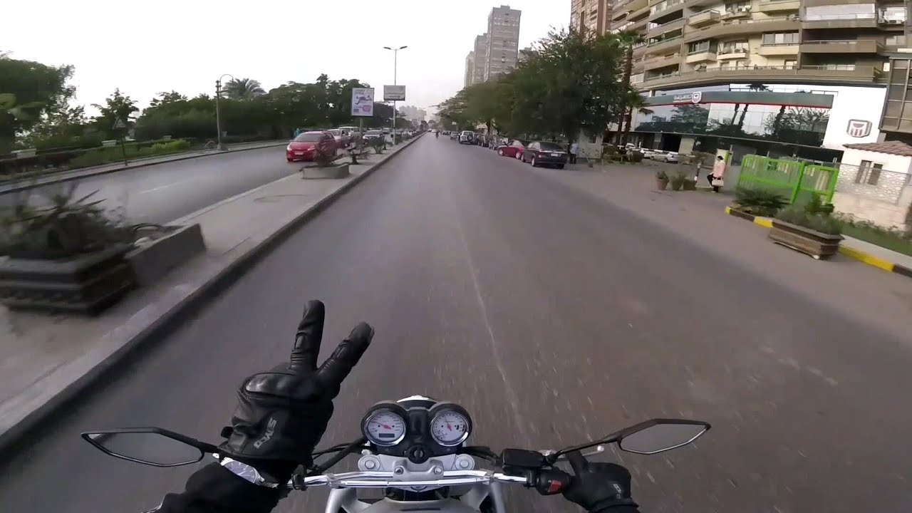 طريقه وضع ايدك الصحيحه علي الفرامل الاماميه للموتوسيكل