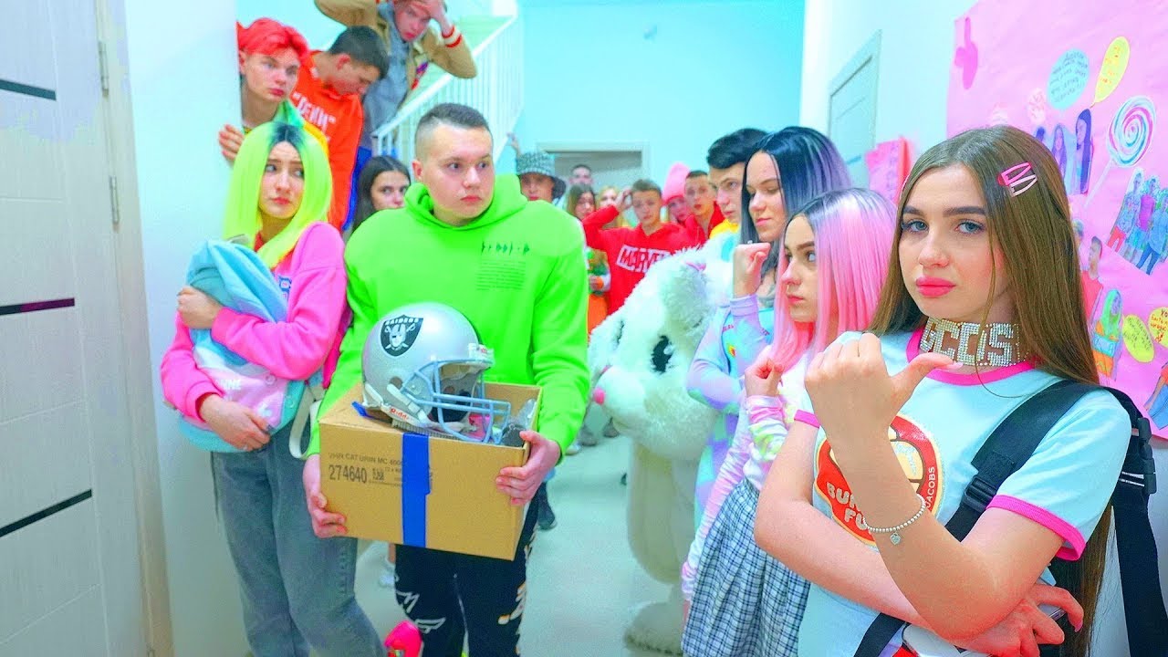 A Diana non importa dell'amore di Dima! Le ragazze hanno cacciato il traditore dalla scuola!