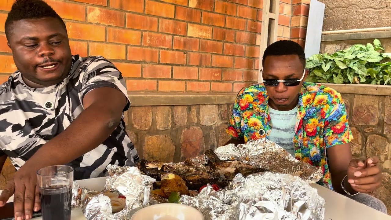 KASUKU mbere yuko afata indege yerekeza DANMARK kureba MUKANKIKO ifi yari imwishe.