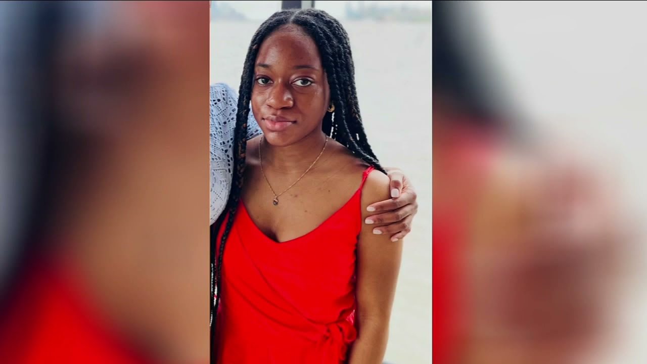 Teen girl shot in head in Queens