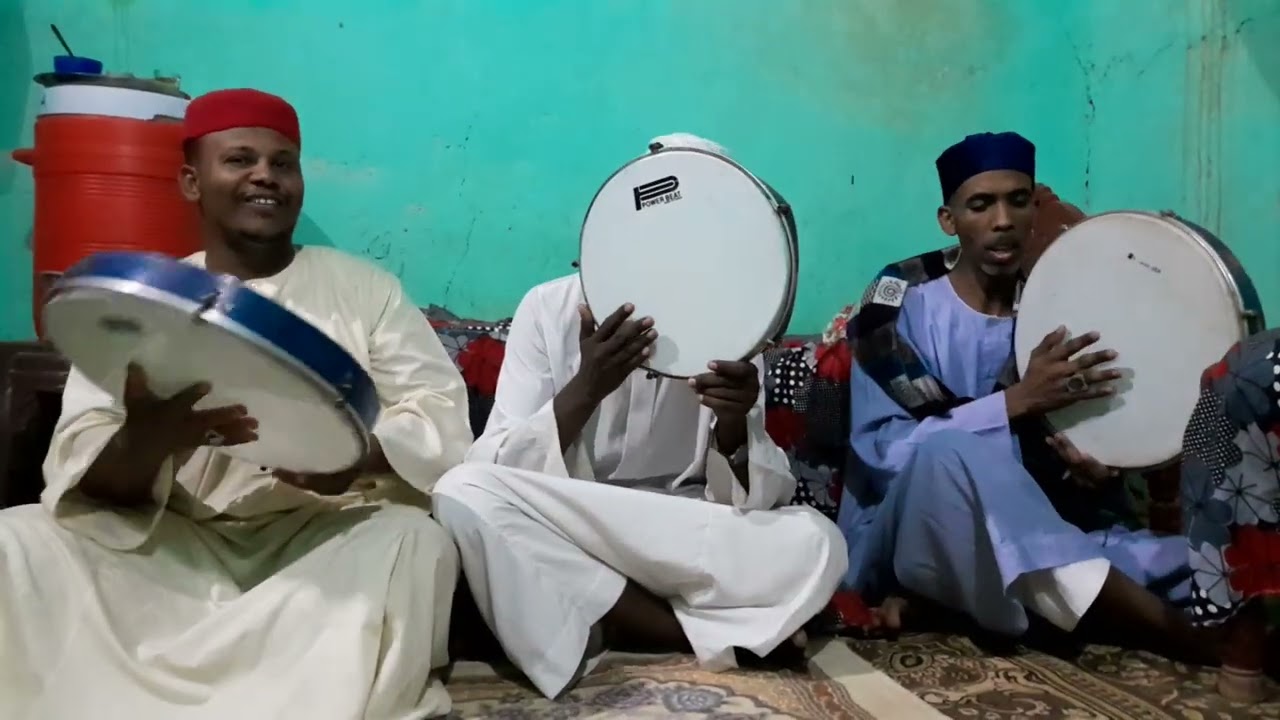 لي ذاك المقام الناير _ المادح حسن الفاتح