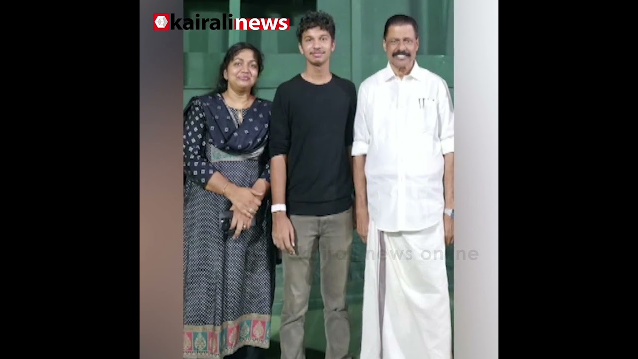 കോൺഗ്രസുകാരെ നിങ്ങളിത്ര തരംതാഴാതെ!   ഉമ്മൻ ചാണ്ടിയുടെ മകളെന്നെങ്കിലും ഓർക്കാമായിരുന്നു
