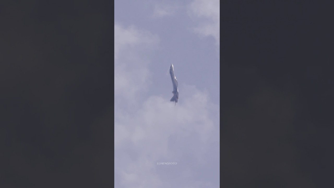 Su-57 crazy maneuver at Zhuhai Airshow2024 #airshow2024 #aviation #su57