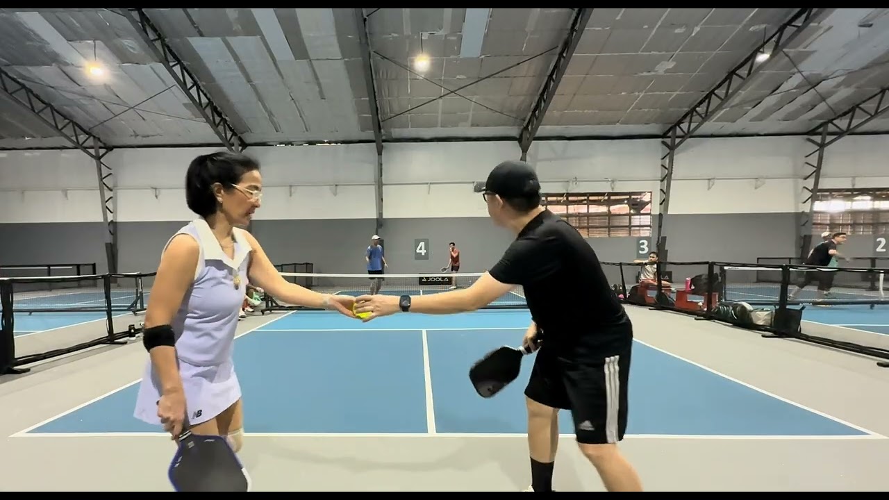 @PickleballHub: Lorenz/Mia vs. Mac/Tom