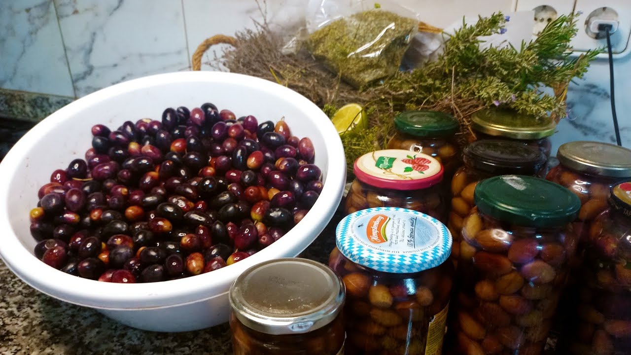 #aceitunasmoradas##aliñadas##con #infusióndehierbasaromaticas#