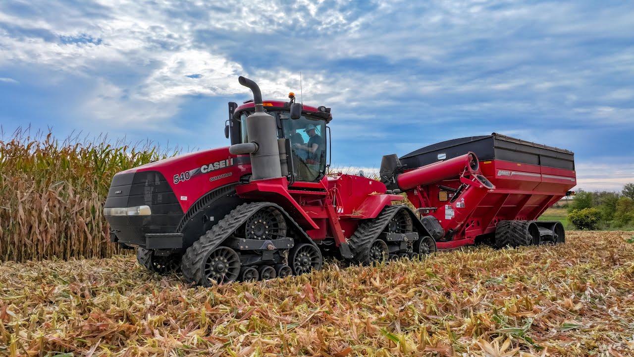 Wisconsin Fall Corn Harvest | Case IH 8250 Combine Running with Two Quadtrac's